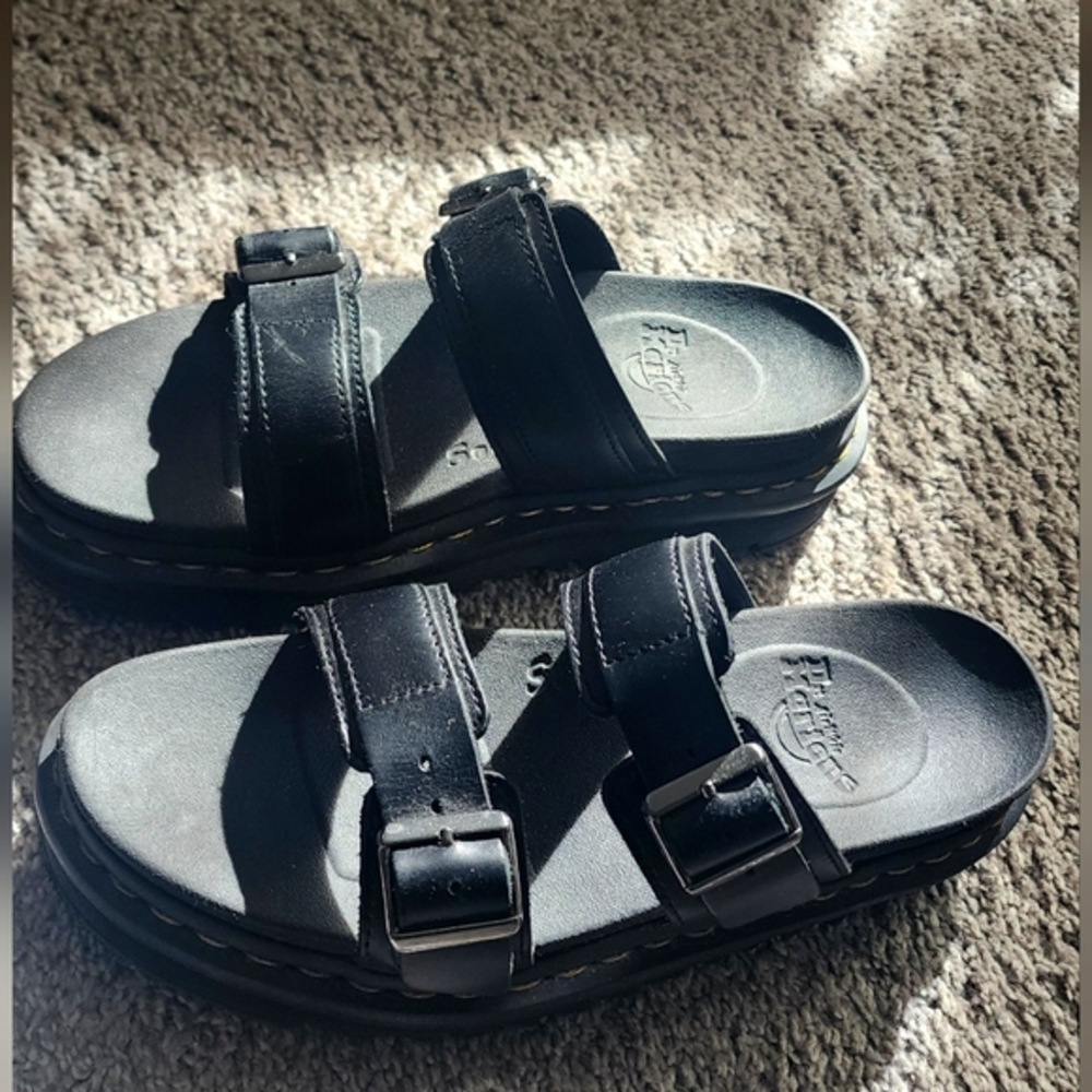 Dr. Martens leather sandals women size 8 excellent condition
